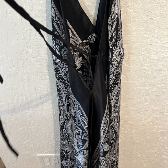 Handmade silk dress from Hawaii- low front and back with winched tie under chest - Picture 4 of 4